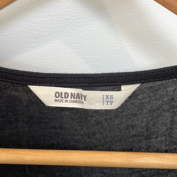 Old Navy black flowy tank xs - Picture 3 of 4